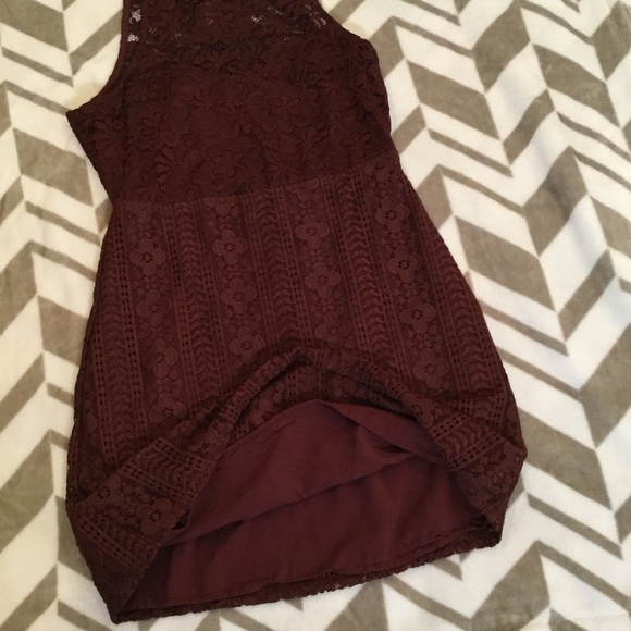 Cranberry Lace Bodycon Dress - Picture 6 of 8